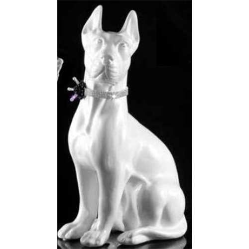 Маленький немецкий дог с черным ошейником Swarovski